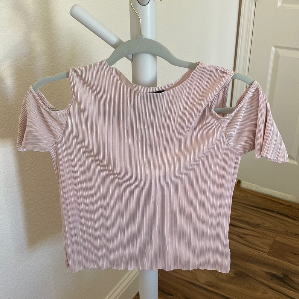 Cold shoulder pleated top